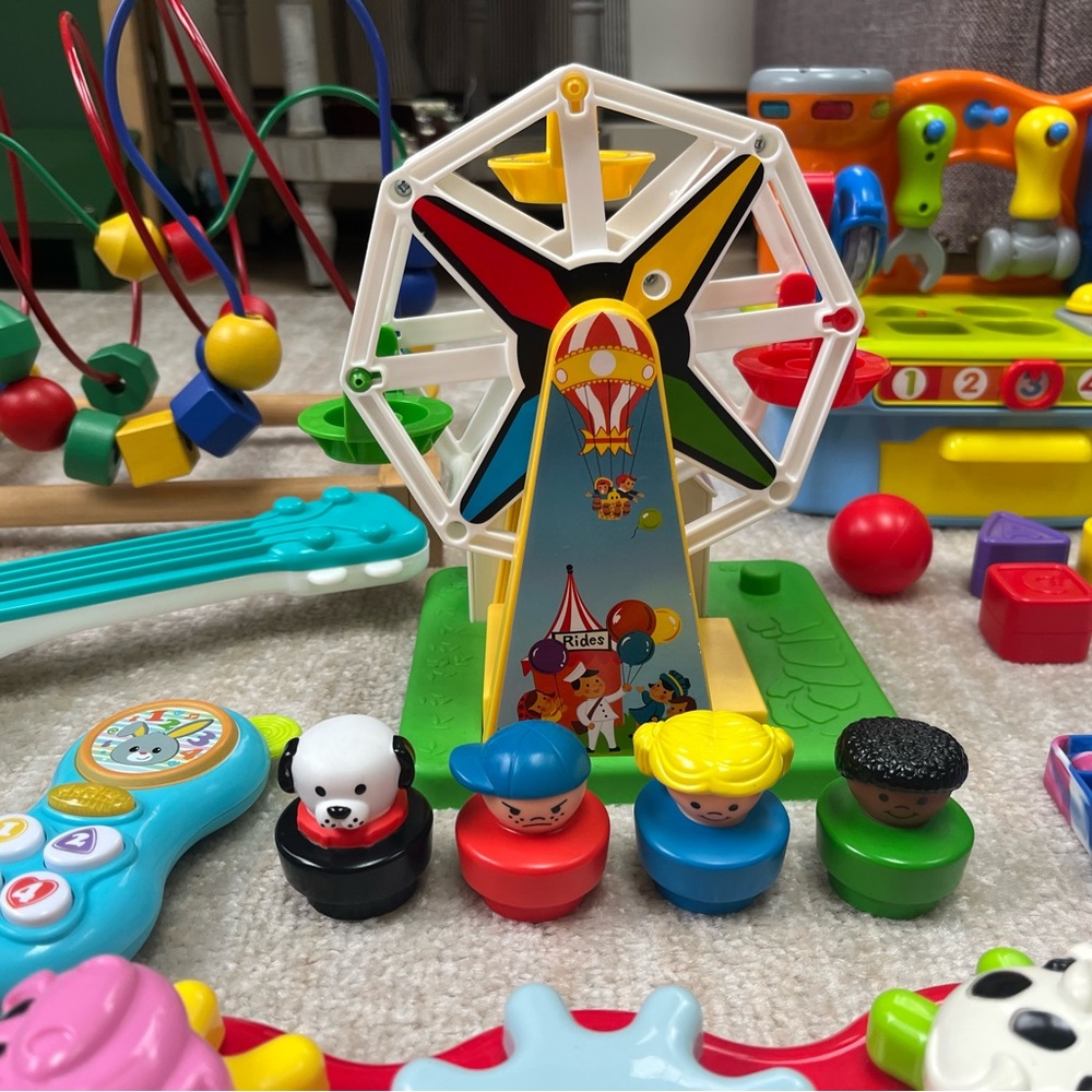 UTLIMATE TODDLER BUNDLE: MUSICAL LEARNING WORKBENCH, SHAPES, CAROUSEL & MORE - Picture 6 of 10